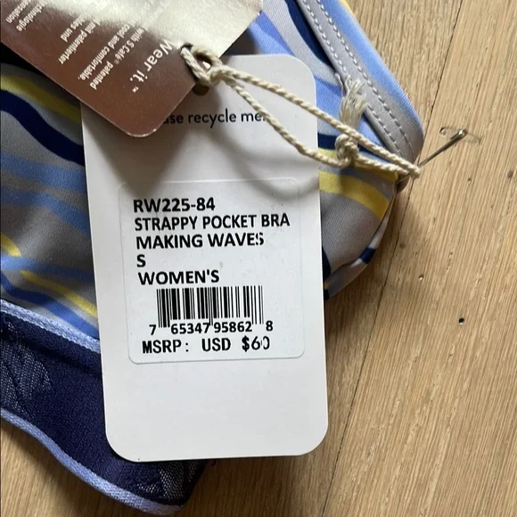 Rabbit Strappy Pocket Sports Bra - Picture 3 of 3